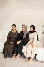 robes & Sous abaya en satin Manal - Hijab’s Store
